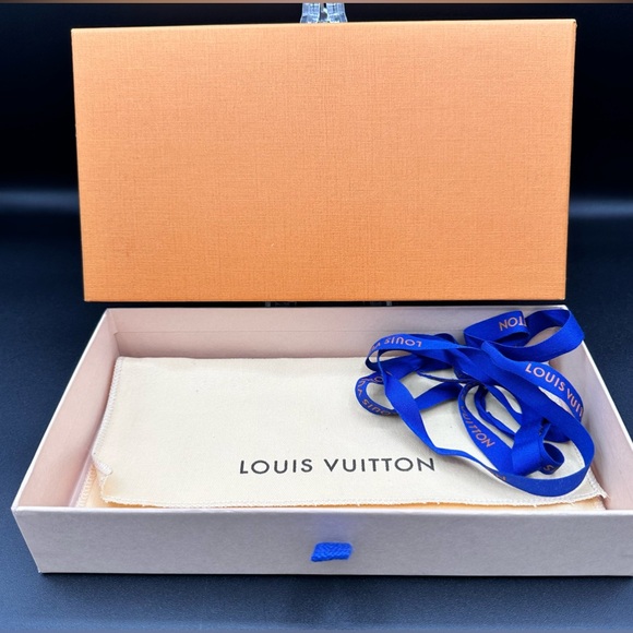 Vintage Louis Vuitton Gold Letter Empty Drawer Style Box, Dust Bag and Ribbon - Picture 6 of 12